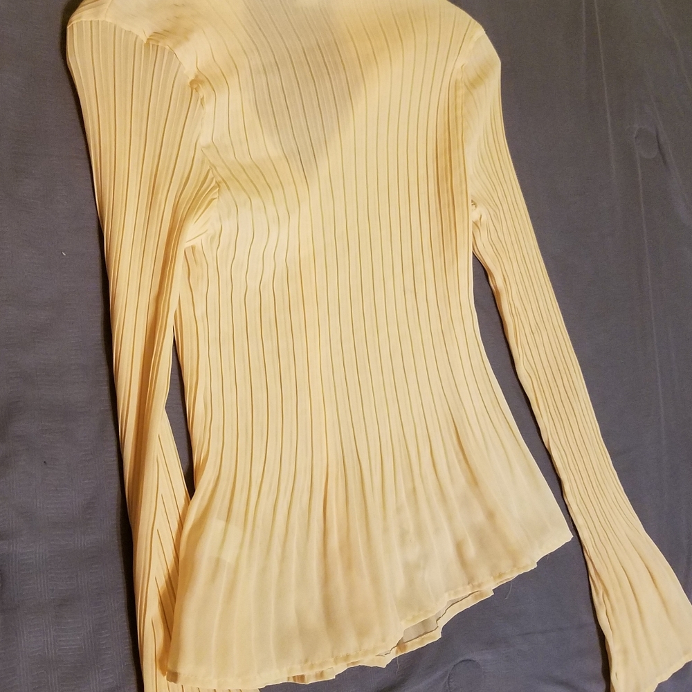 S.L.B Yellow Top - Picture 2 of 2